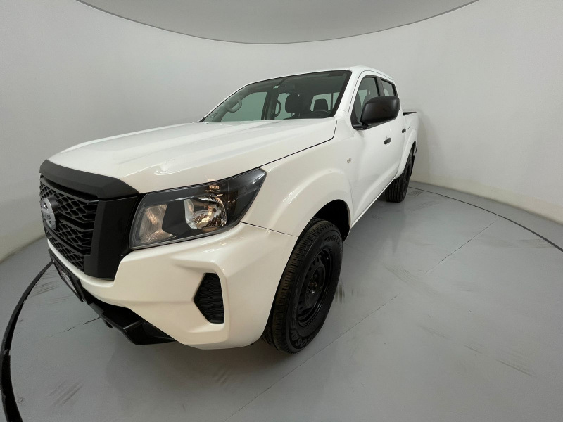 Nissan Comerciales Frontier y NP 300 Frontier Pick-Up 4 pts. Frontier SE, Doble Cab., L4, 2.5l, TM6, a/ac., VE, R-16 (cambio de línea) 2021